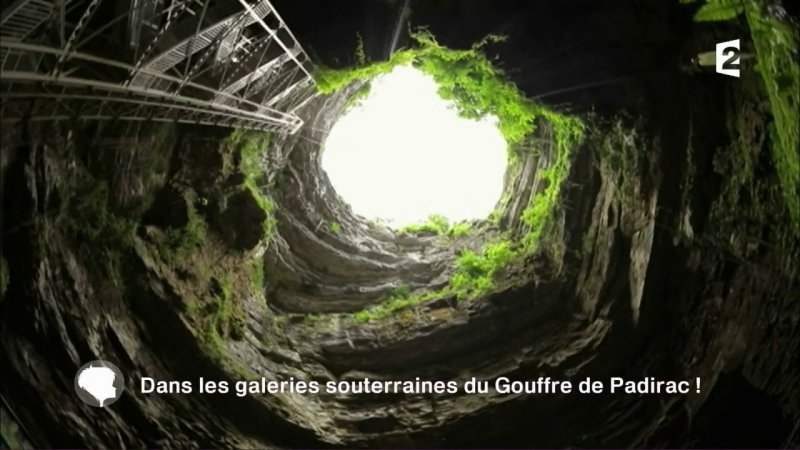 Dans Les Galeries Souterraines Du Gouffre De Padirac Extrait Vid O C