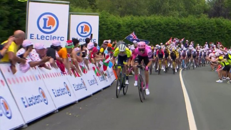 Video Etape Neilson Powless Passe En T Te Dans Le Premier Col De