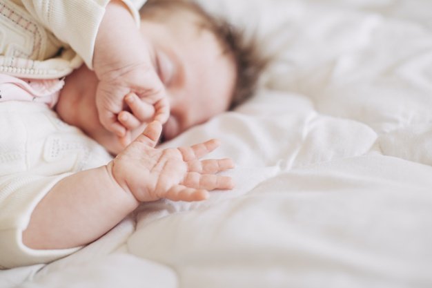 Comment fonctionne le cycle du sommeil d'un bébé ?