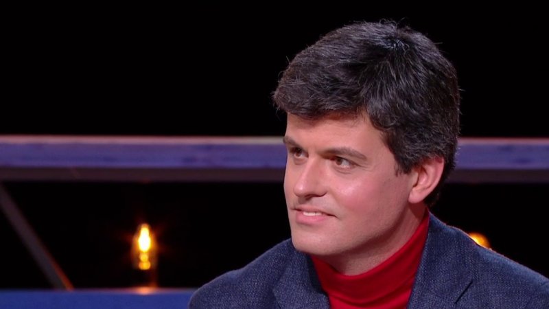 C Politique Invites Gaspard Koenig Et Anne Claude Cremieux En Streaming Replay France 5 France Tv