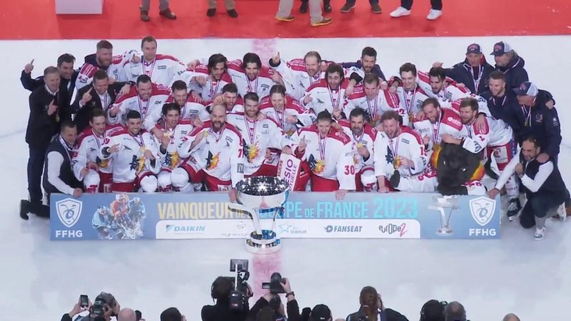 VIDEO. Coupe De France De Hockey Sur Glace : Grenoble Soulève La Coupe ...