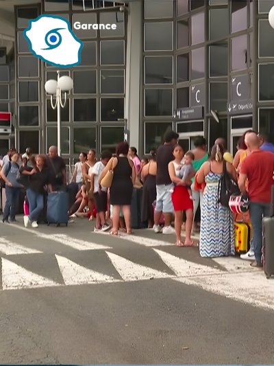 Réouverture de l'aéroport Roland Garros - vidéo undefined - france.tv